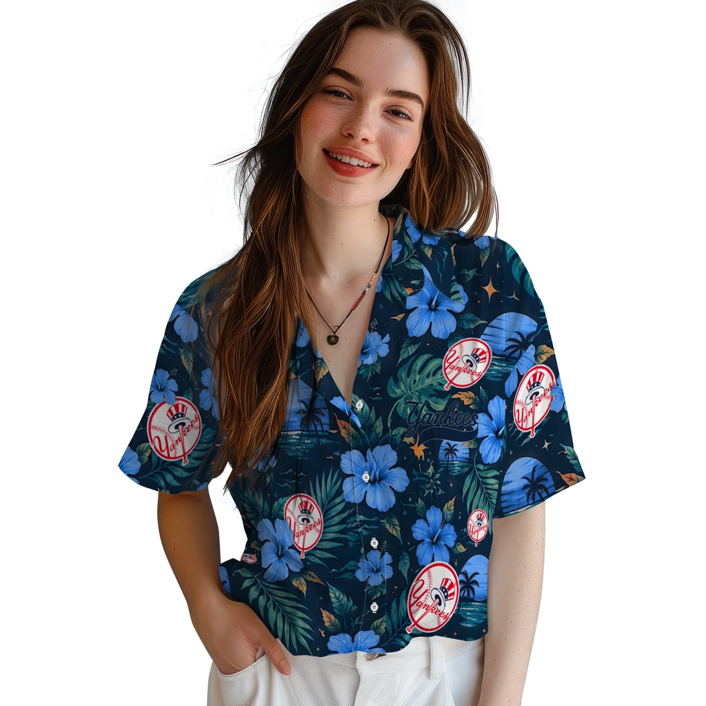 New York Yankees Hawaiian Shirt - Customized Navy Blue New York Yankees Hawaiian Shirt - Customized Navy Blue