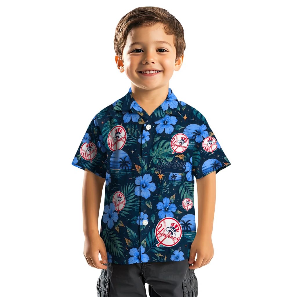 New York Yankees Hawaiian Shirt - Customized Navy Blue New York Yankees Hawaiian Shirt - Customized Navy Blue
